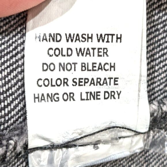 Honey Punch Women's Charcoal Star Patterned Denim Jacket Raw Hem Size S - Picture 6 of 6